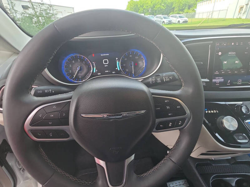 2022 Chrysler Pacifica Touring L