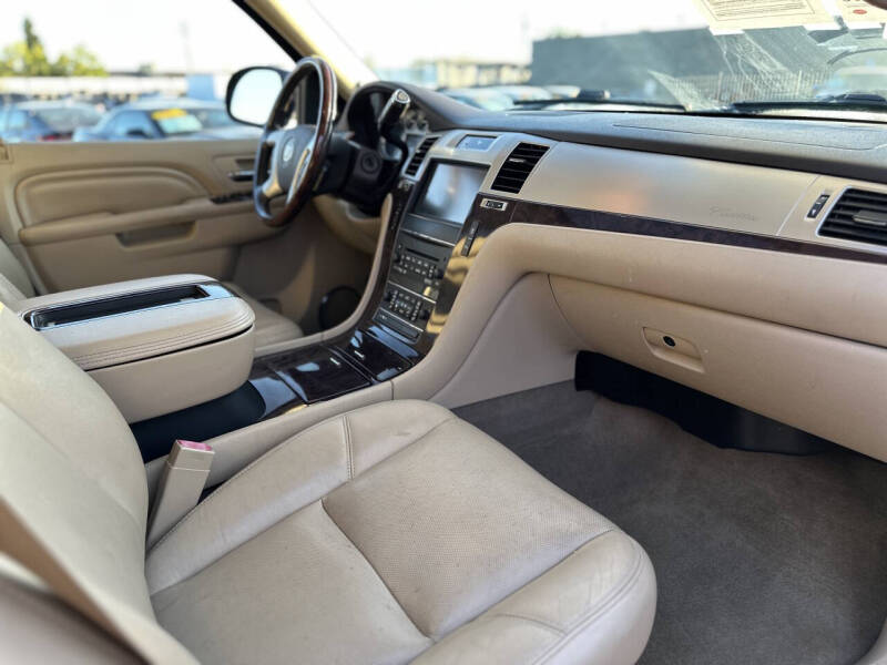 2013 Cadillac Escalade ESV Luxury