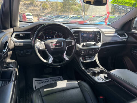 2023 GMC Acadia SLT