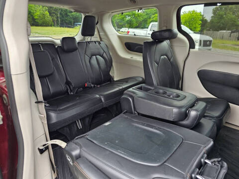 2017 Chrysler Pacifica Touring-L Plus