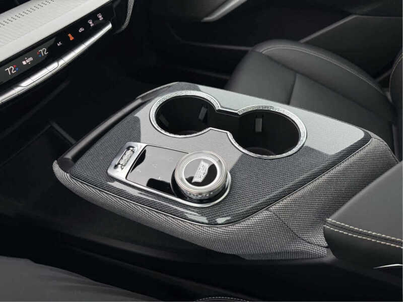 2025 Cadillac OPTIQ Luxury 1