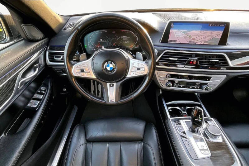 2022 BMW 7 Series 740i