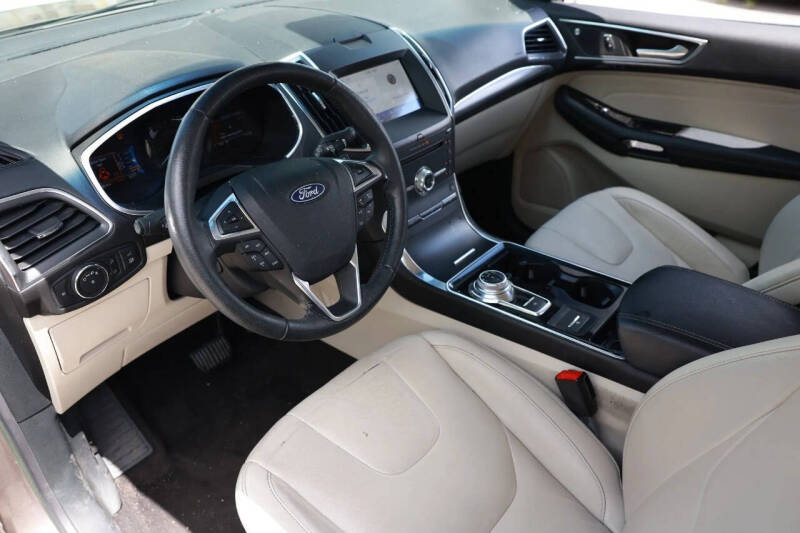 2019 Ford Edge Titanium