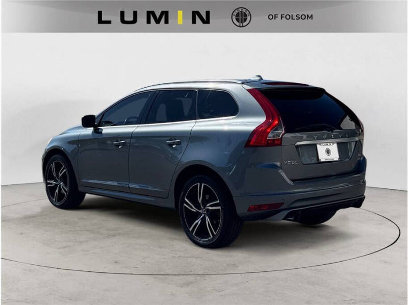 2017 Volvo XC60 T6 R-Design