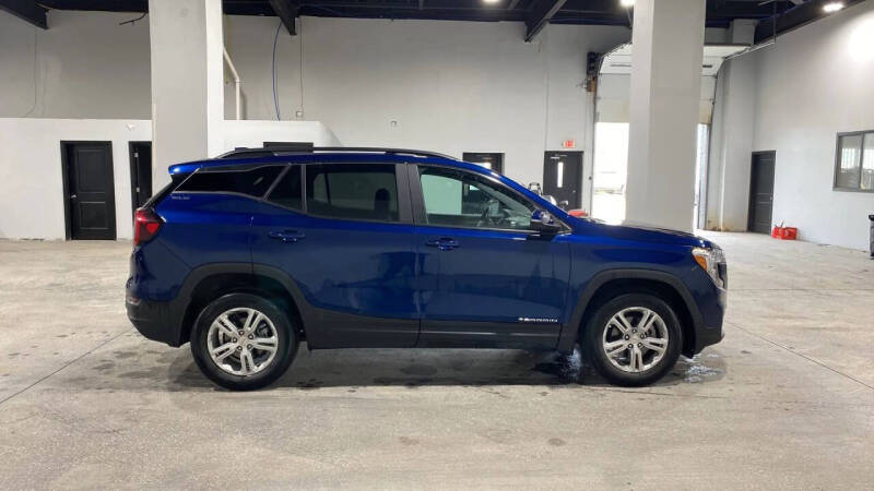 2022 GMC Terrain SLE