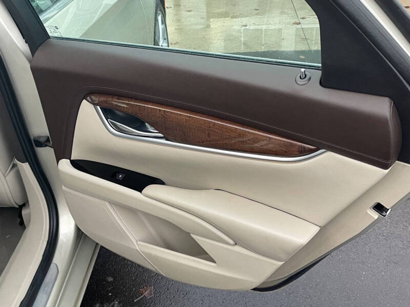 2013 Cadillac XTS Luxury Collection