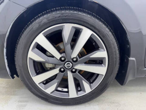 2020 Nissan Versa SR