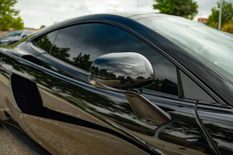 2017 McLaren 570GT