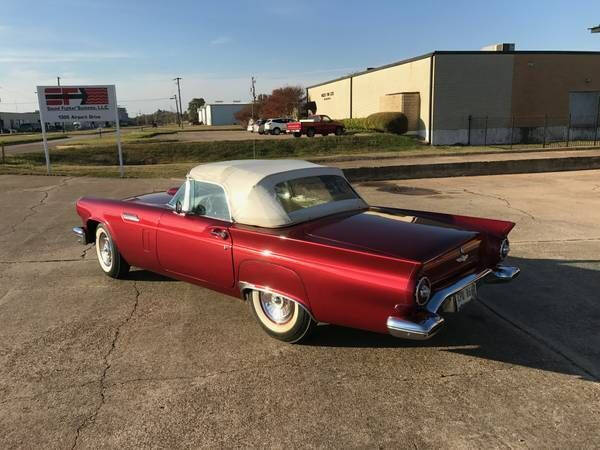 1957 Ford Thunderbird