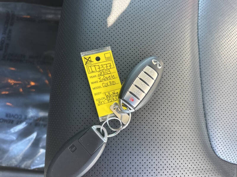 2023 Infiniti QX80 Premium Select