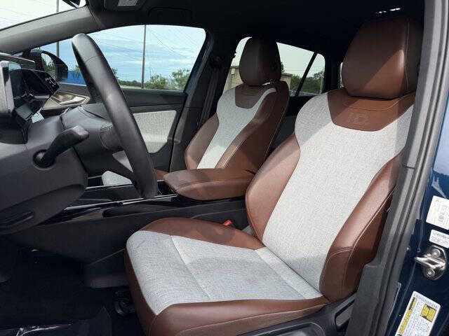 2023 Volkswagen ID.4 Pro