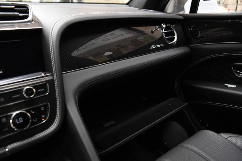 2024 Bentley Bentayga Azure V8