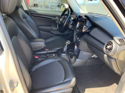 2017 MINI Hardtop 4 Door Cooper