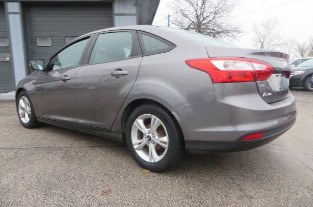 2014 Ford Focus SE photo 3