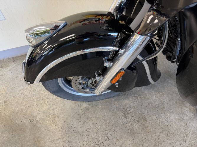 2018 Indian Roadmaster Thunder Black