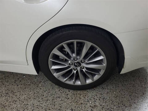 2023 Infiniti Q50 Luxe