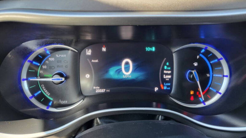 2024 Chrysler Pacifica Plug-In Hybrid Select