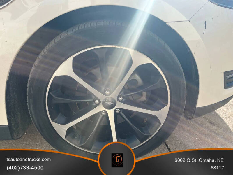 2015 Ford Taurus SEL