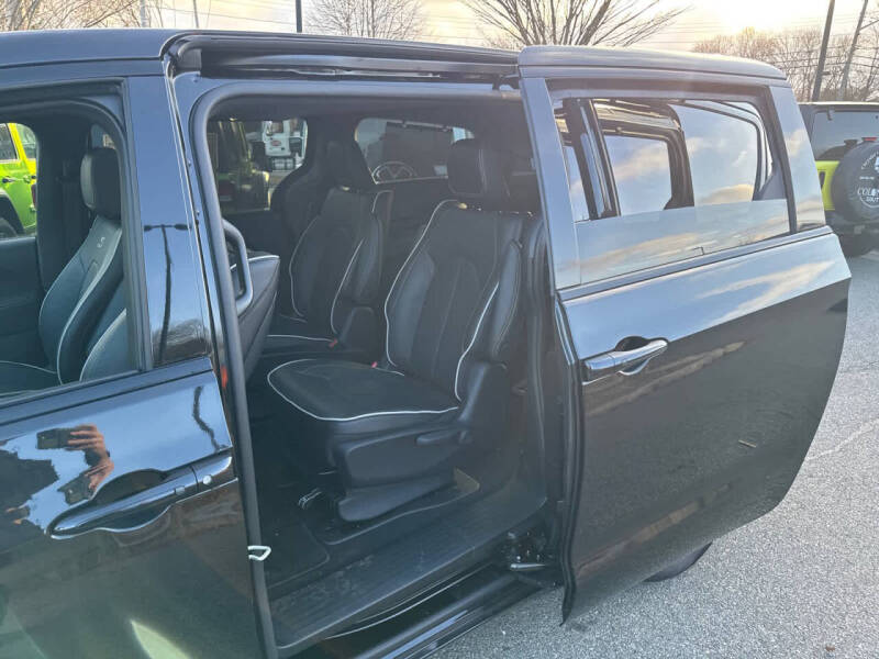2023 Chrysler Pacifica Plug-In Hybrid Limited