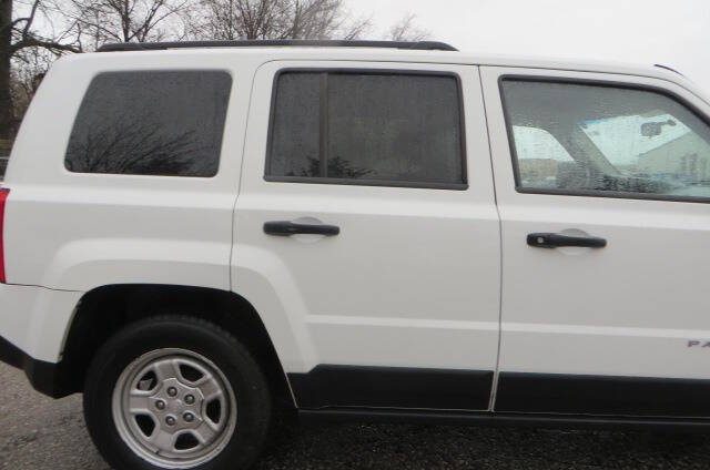 2011 Jeep Patriot null photo 22