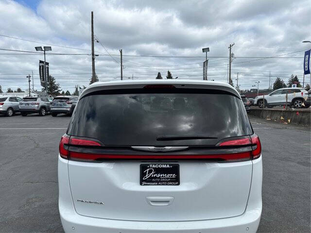 2024 Chrysler Pacifica Touring L