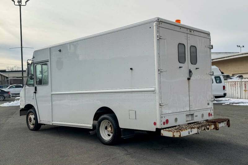 2017 Ford Stripped Chassis