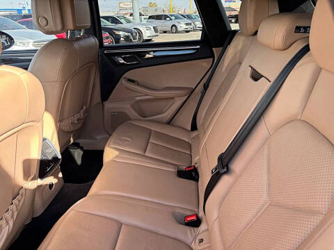 2020 Porsche Macan S