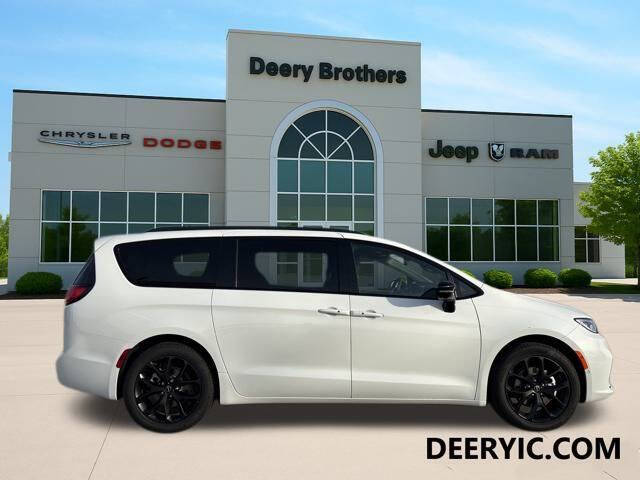 2026 Chrysler Pacifica Select