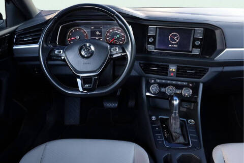 2019 Volkswagen Jetta R-Line