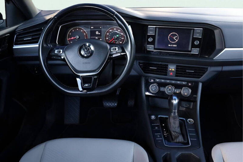 2019 Volkswagen Jetta R-Line