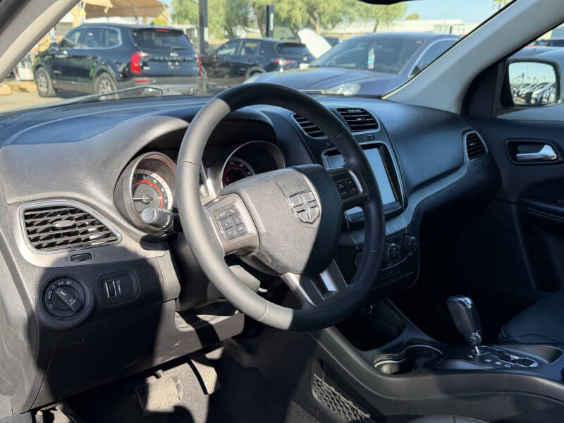 2018 Dodge Journey Crossroad