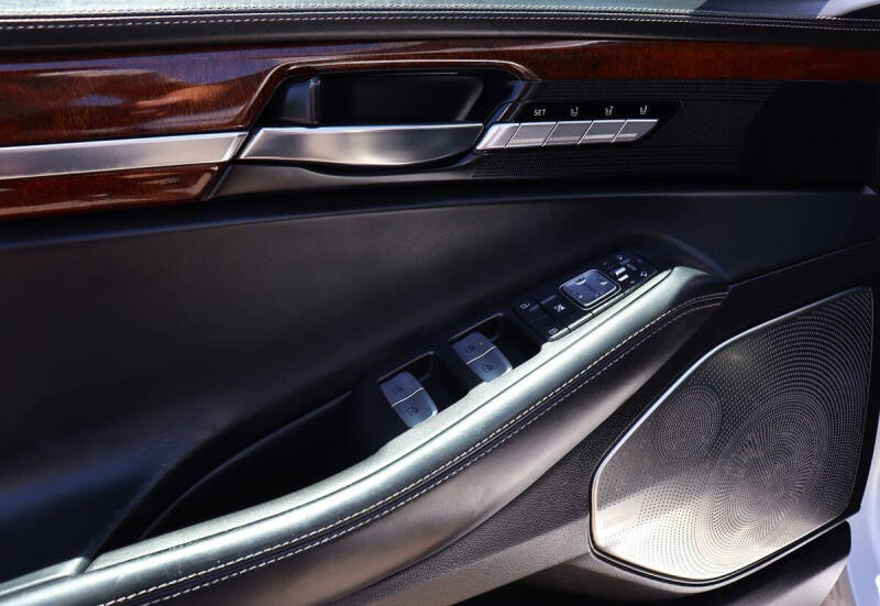 2019 Genesis G90