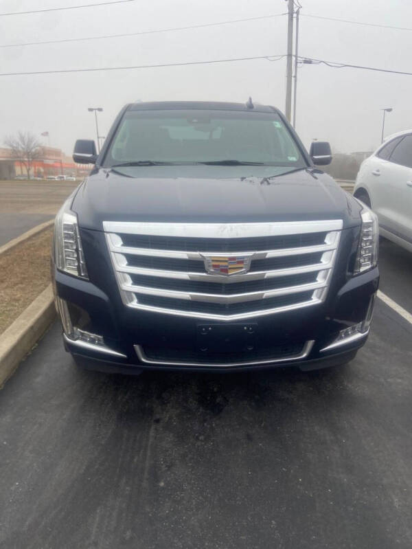 2017 Cadillac Escalade Luxury