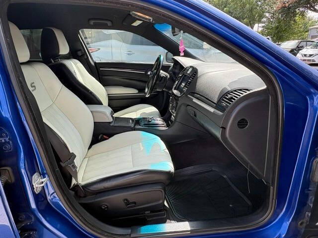 2018 Chrysler 300 S