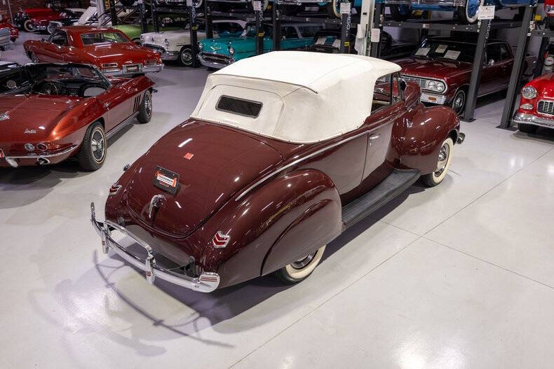 1940 Ford Deluxe