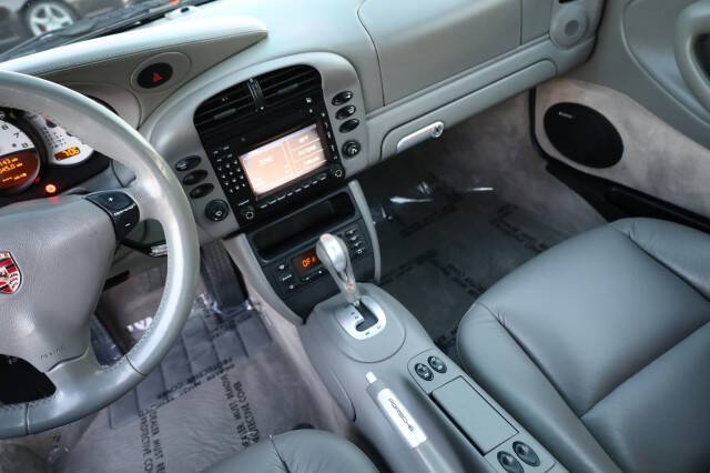 2004 Porsche 911 Carrera 4S