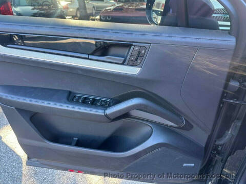 2025 Porsche Cayenne Coupe