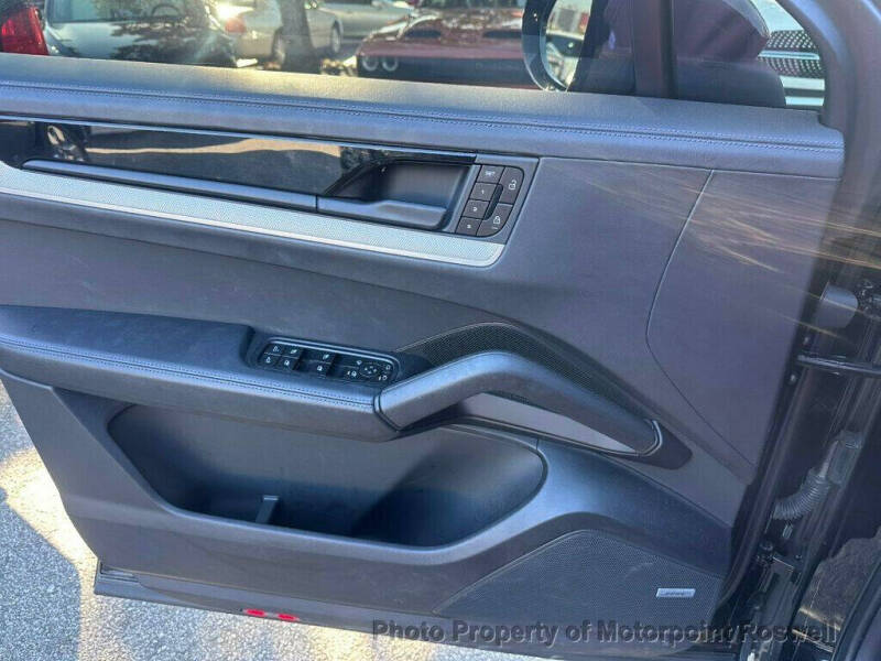 2025 Porsche Cayenne Coupe