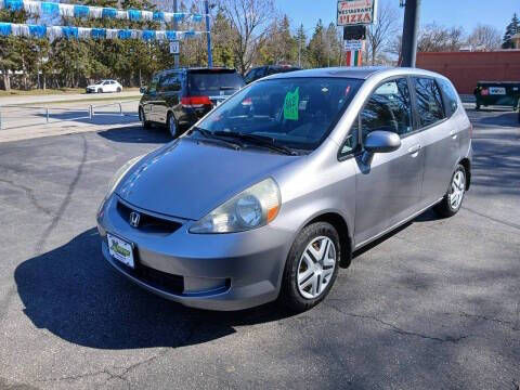 Used 2007 Honda Fit Base with VIN JHMGD37457S003681 for sale in Milwaukee, WI