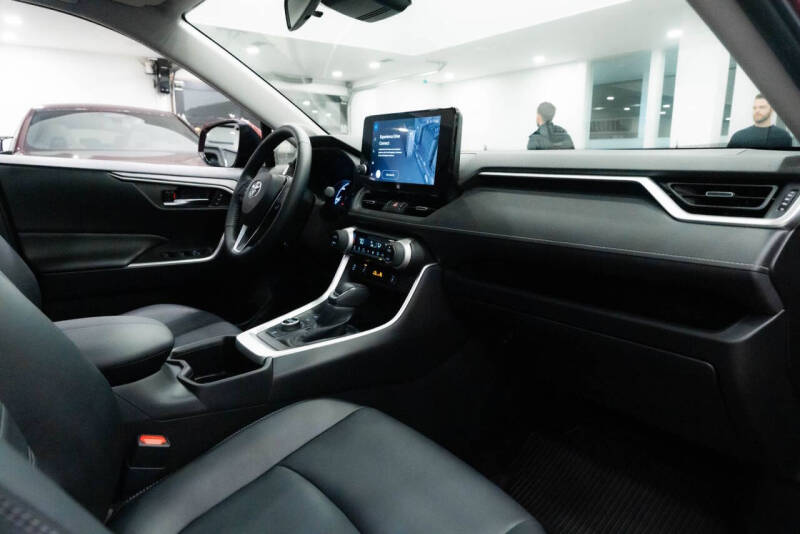 2023 Toyota RAV4 Hybrid XLE Premium