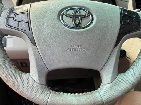 2012 Toyota Sienna