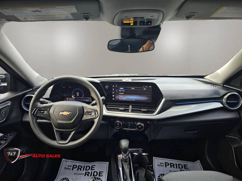 2024 Chevrolet Trax LT