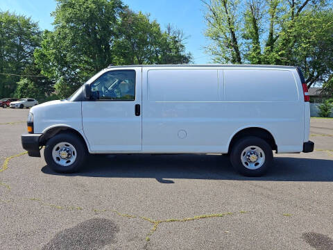 2022 Chevrolet Express 2500