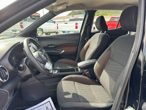 2021 Nissan Kicks SR
