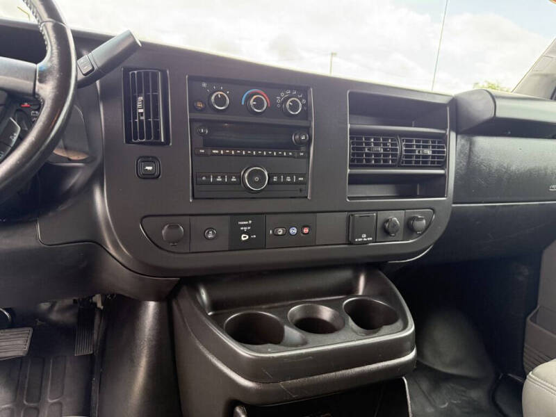 2023 GMC Savana 2500