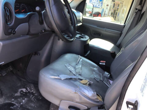 2005 Ford E-Series E-150