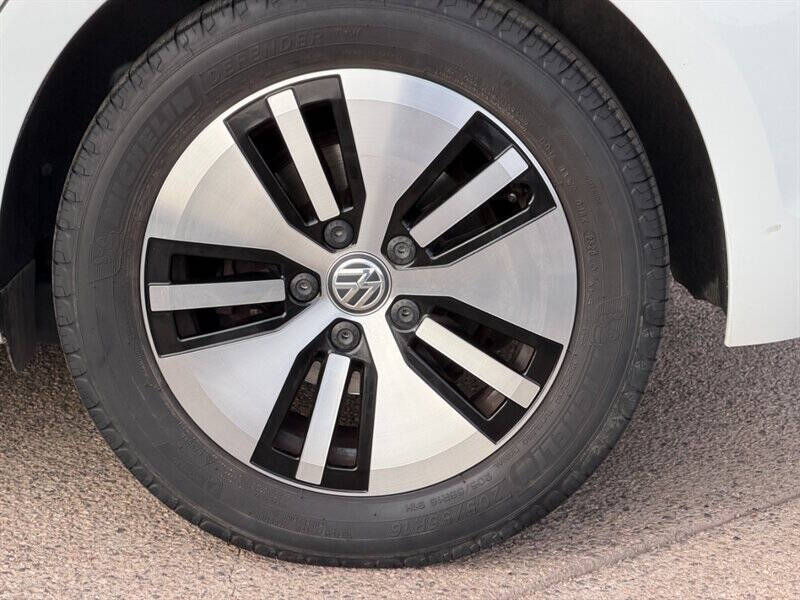 2017 Volkswagen e-Golf SE