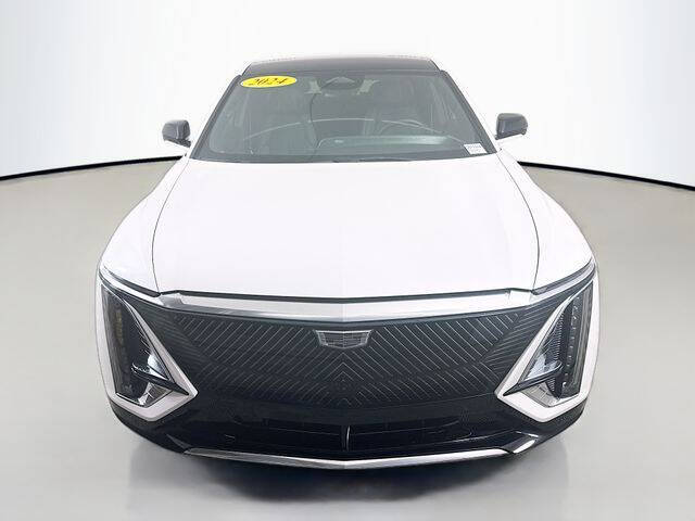 Used 2024 Cadillac LYRIQ Luxury 2 with VIN 1GYKPRRK3RZ118365 for sale in Bloomington, IL
