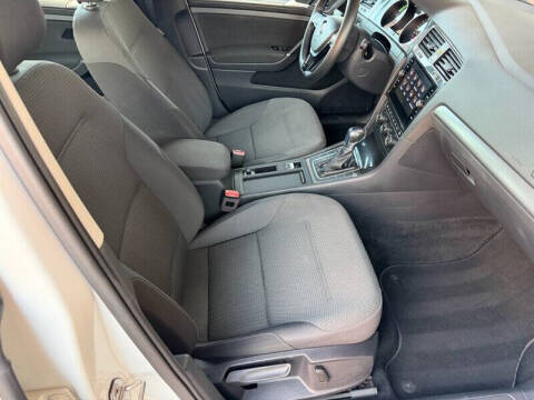 2017 Volkswagen e-Golf SE