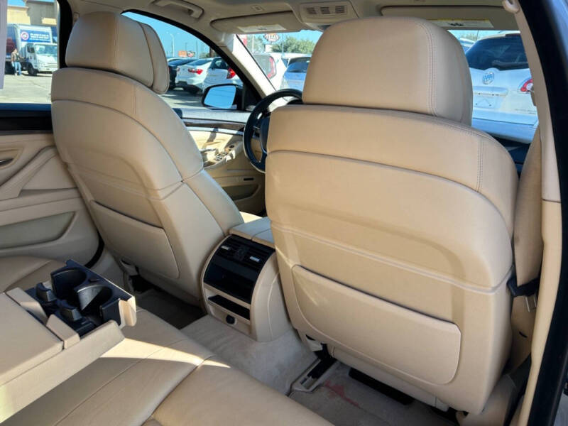 2011 BMW 5 Series 528i